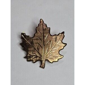 Vintage Goldtone Maple Leaf Brooch Pin In Eagles' Store West Yellowstone MT. Box